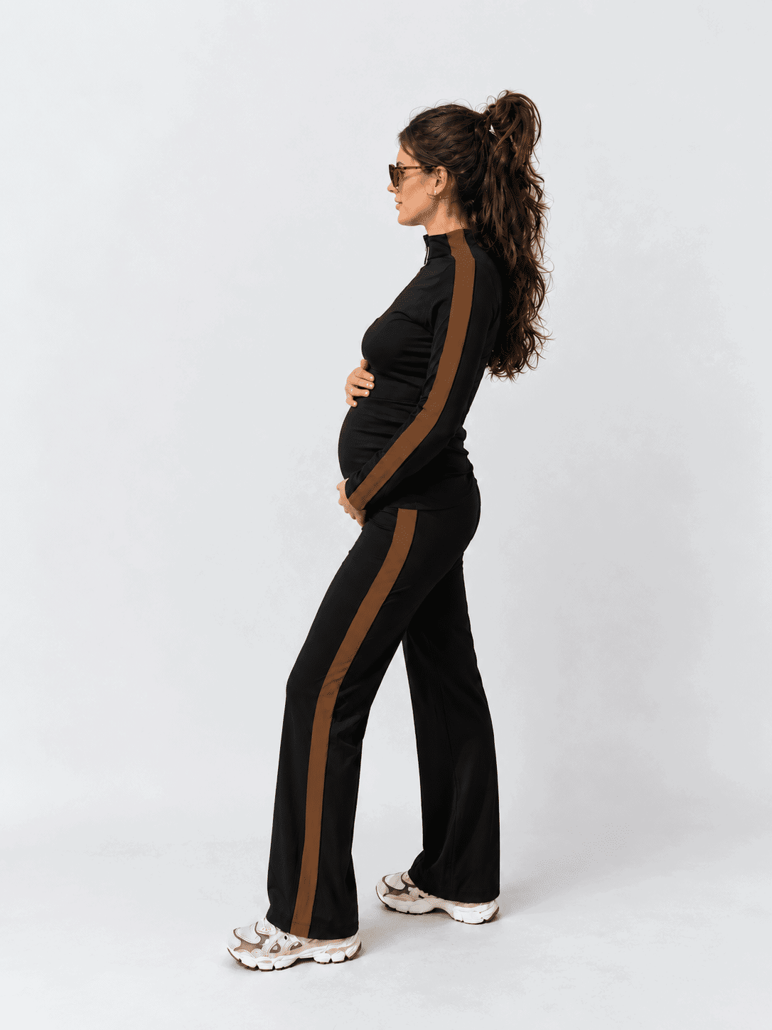 Wide pants black with sideseam braun