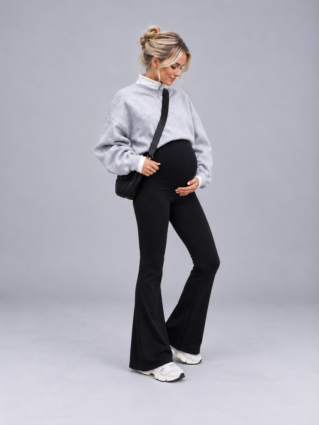 REGULAR Flared pants Negro